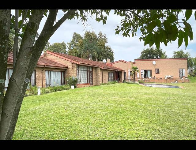 4 BEDROOM HOUSE FOR SALE IN RANDJESFONTEIN AH